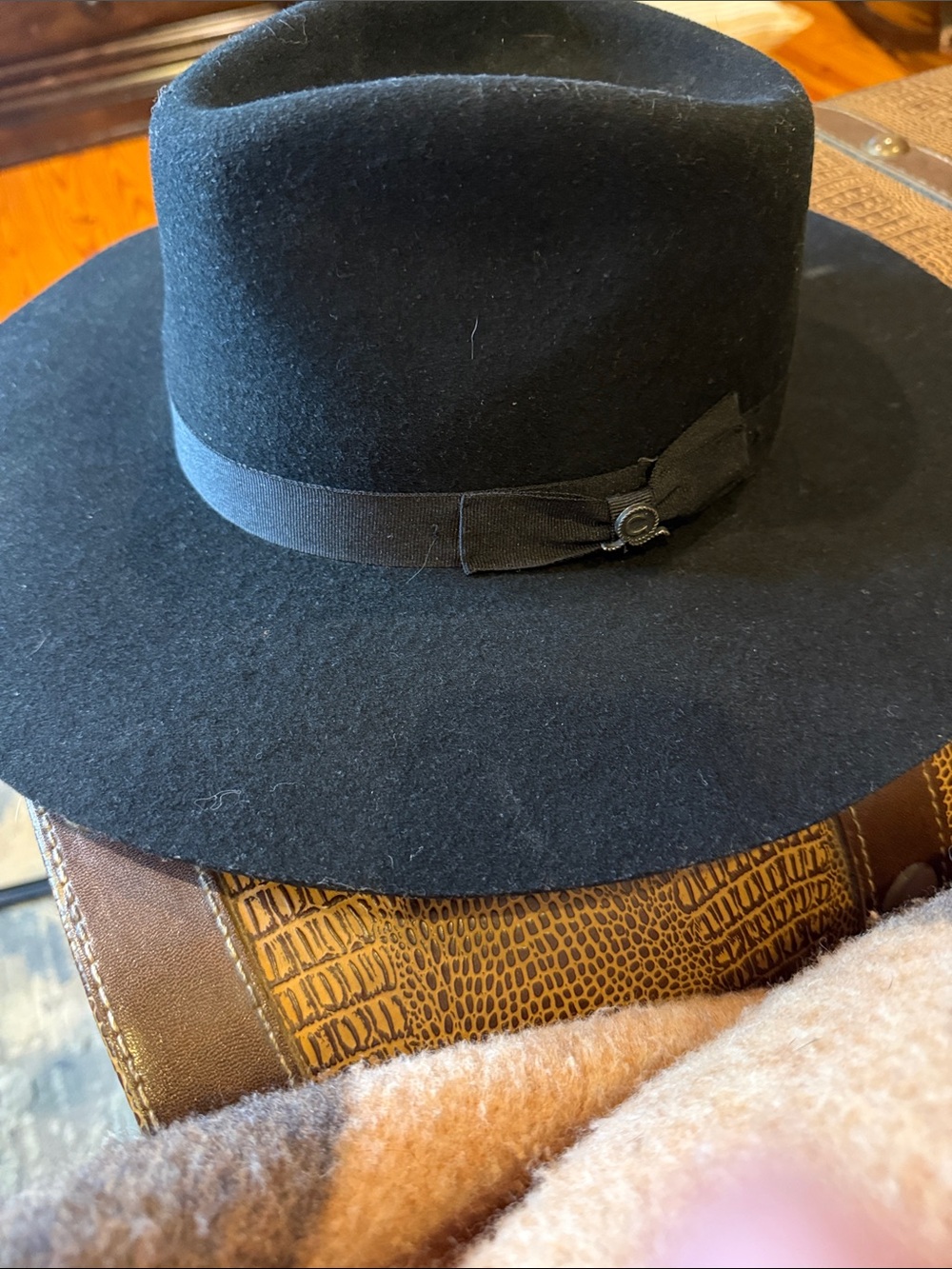 Women's Black Wool Felt Wide-Brim Fedora Hat